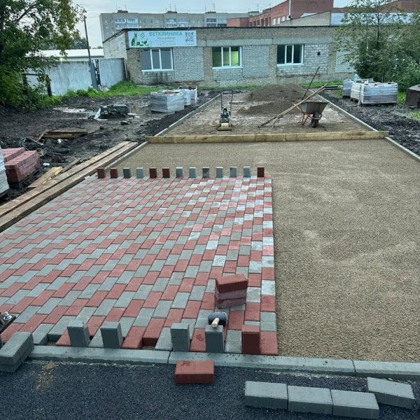 Սալիկապատ քարերի տեղադրում