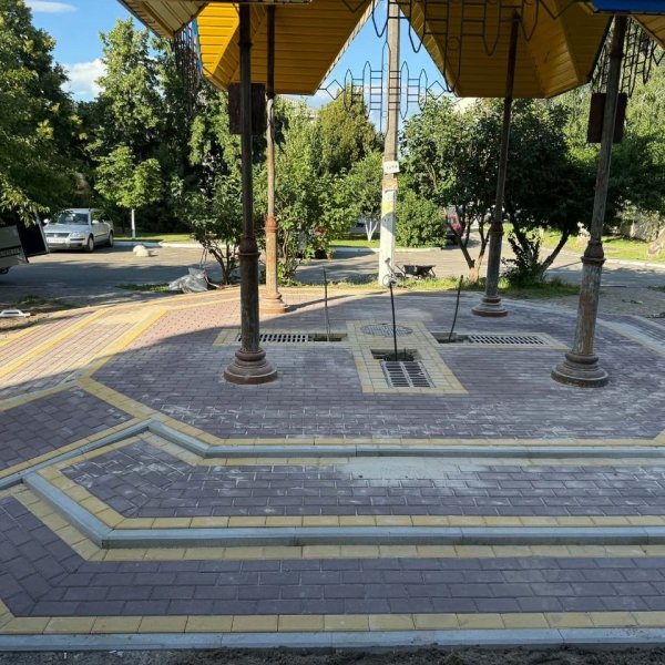 Սալիկապատ քարերի տեղադրում